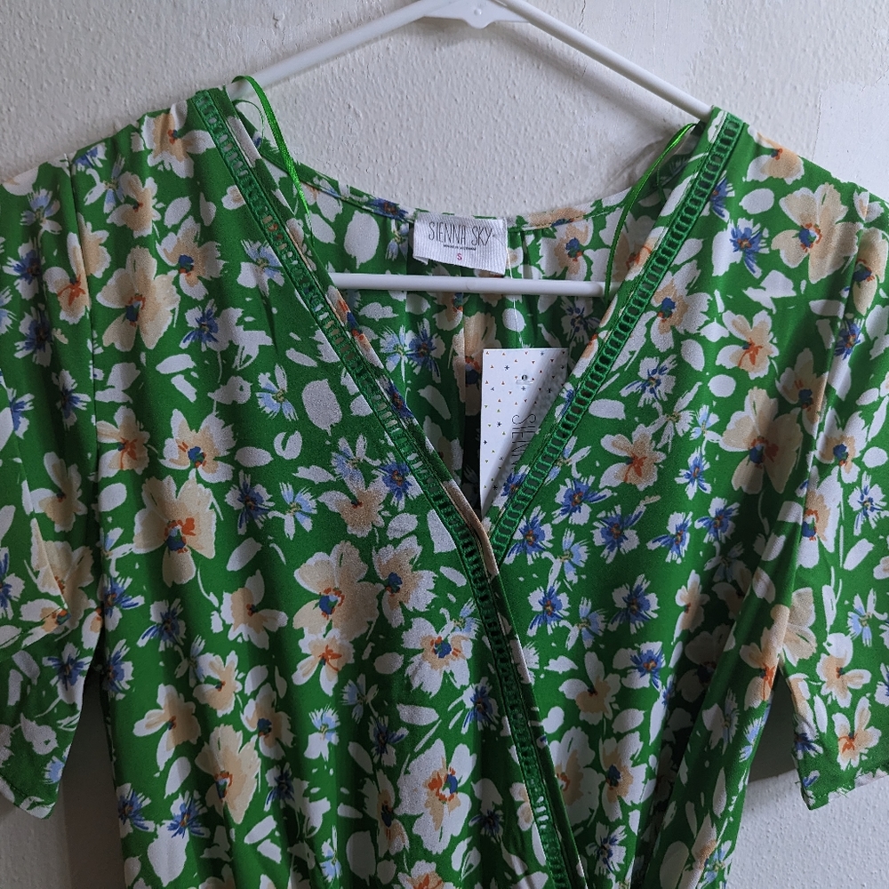 Dress - Picture 4 of 5